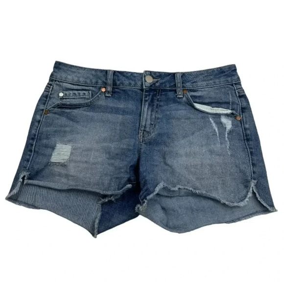 Level 99 Pants - Level 99 Chlesea Cut Off Shorts in Hamptons